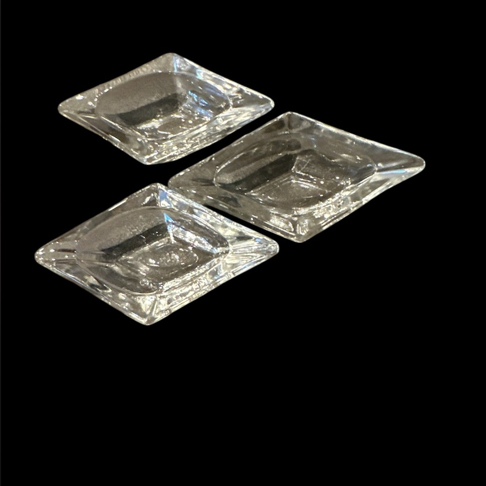 Vintage Anchor Hocking clear glass ashtrays or salt cellar set of 3 - Picture 1 of 3